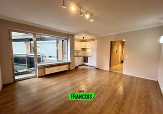 Deze gerenoveerde studio bevindt zich op de 2de verdieping in de goed onderhouden residentie “Ensor”. Het is uitstekend gelegen in de bruisende...