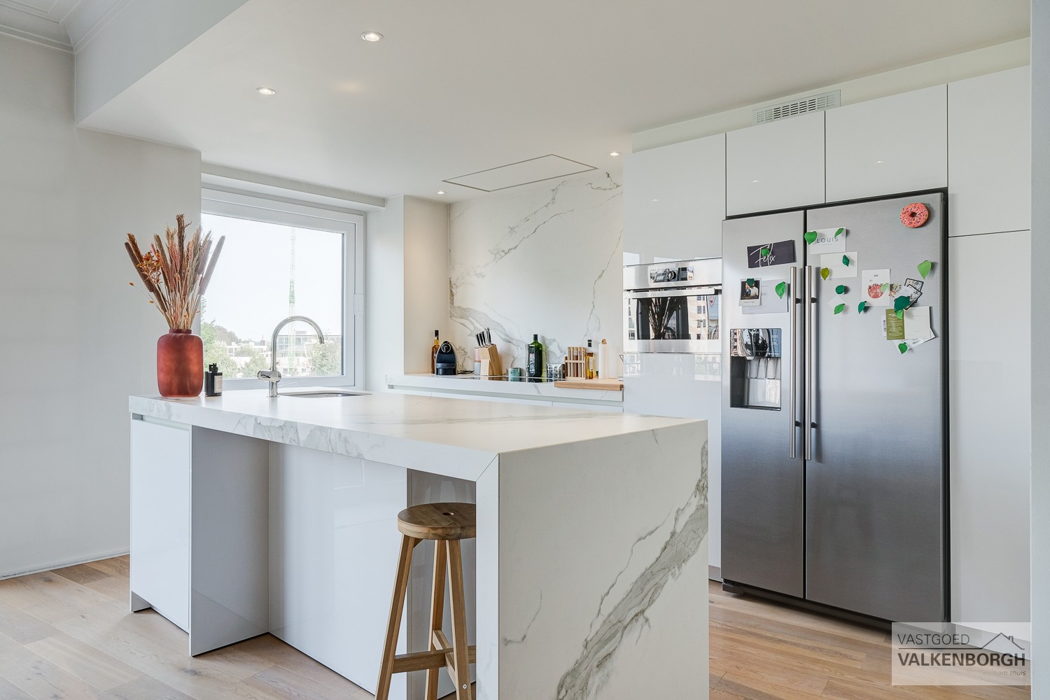 Luxueus gerenoveerd appartement met 2 slpks, gelegen aan het Kolonel Dusartplein. - foto 4