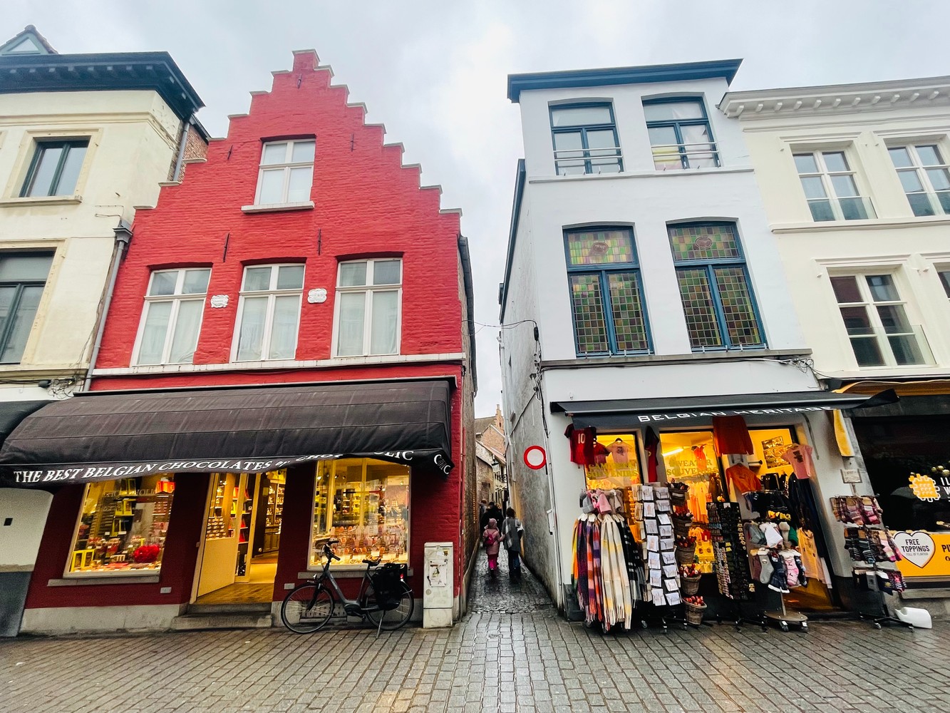 Historisch Hartje Brugge , vlakbij Het Walplein, Het Begijnhof, de Katelijnestraat , CHARMANT PITTORESK HANDELSPAND van 44 m² op gelijkvloers met stadspatio, 1é Verd 30 m² + mezzanine van 10m² - foto 5