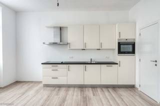 Sfeervol en centraal appartement in hartje AntwerpenDit lichte appartement/studio is gelegen op de tweede verdieping en is gemakkelijk bereikbaar via...