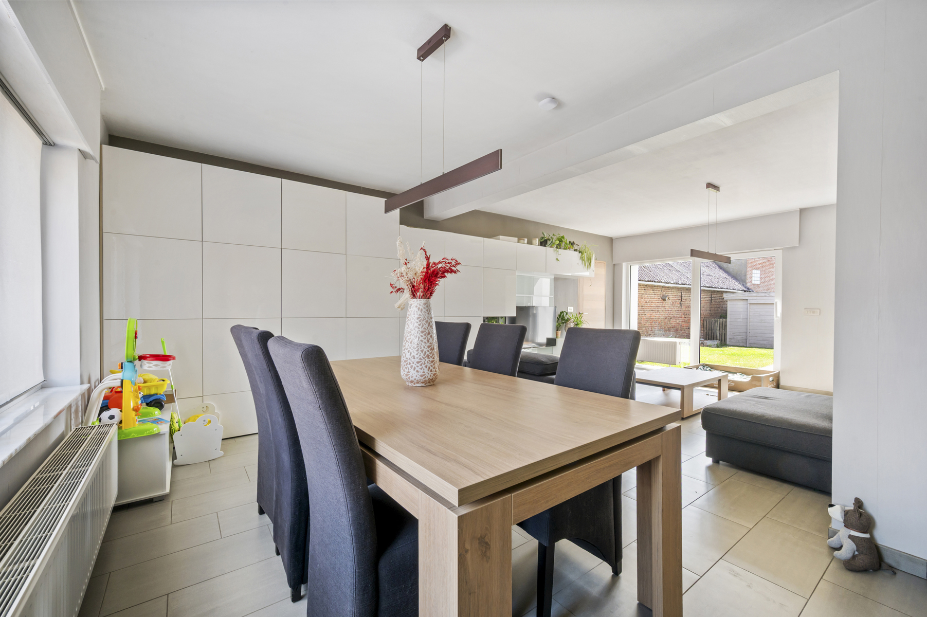 Gerenoveerde woning (4 slpk) met 3 badkamers, garage, thuisbatterij én zonnige tuin - foto 4