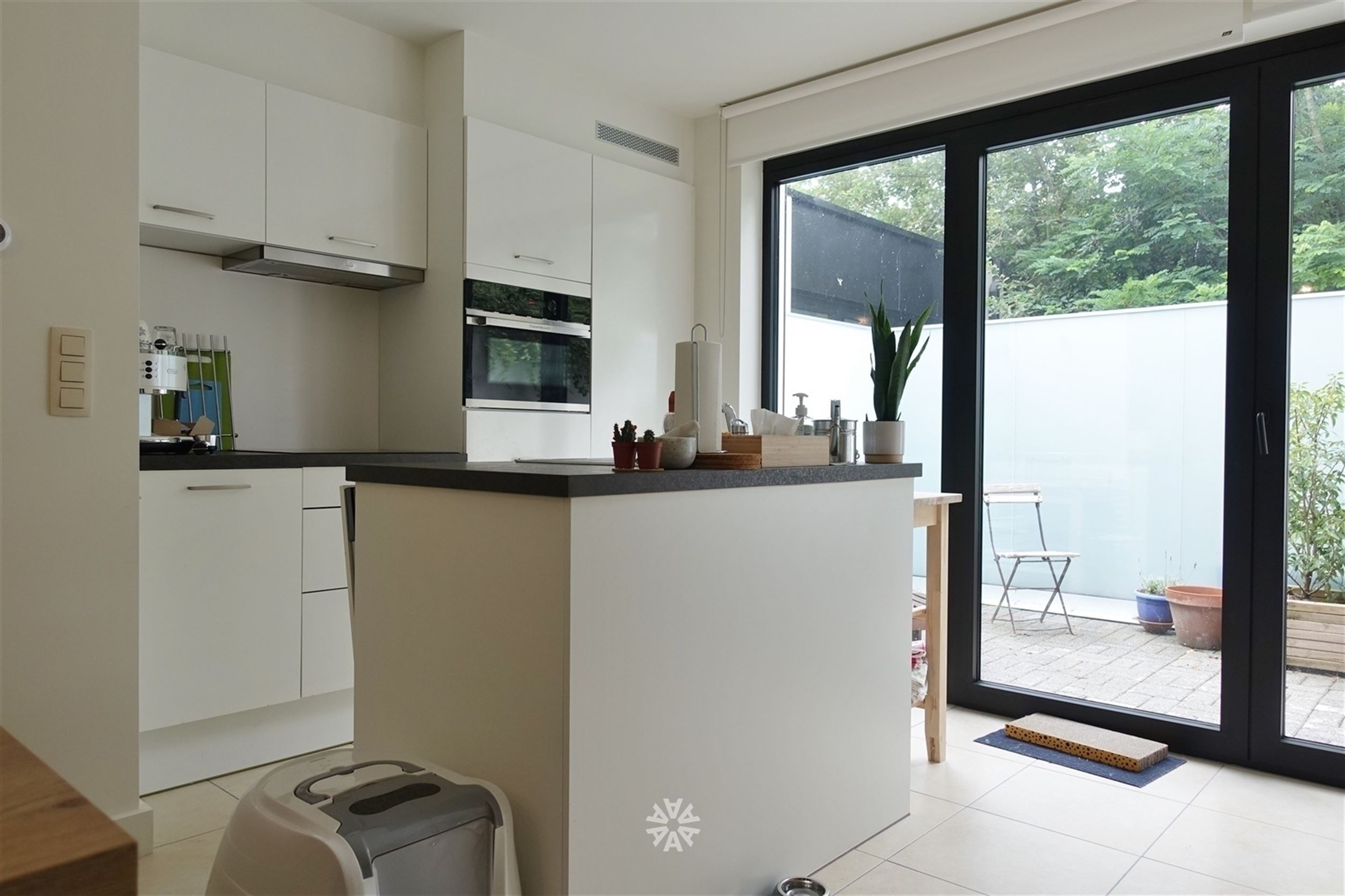 Gerenoveerd appartement met koertje op wandelafstand van Sint-Pieterstation te huur in Gent - foto 5