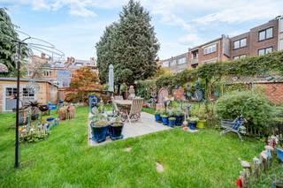 Info: bruxelles.ouest@weinvest.be or 02 315 77 22 | Charming ground-floor souplex apartment with a spacious private garden, located in a...