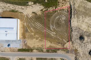 Strategisch gelegen perceel industriegrond van 1.938 m² te koop binnen de nieuwe ontwikkeling ‘THEA’. Het bouwrijpe en genivelleerde terrein...