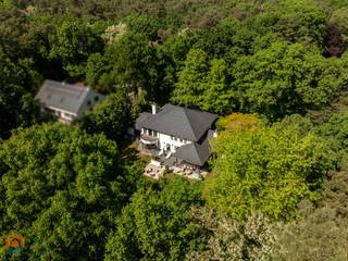 Op een uitstekende locatie te Keerbergen bevindt zich deze prachtige, tijdloze villa met een bewoonbare oppervlakte van 478 m² op een perceel van...