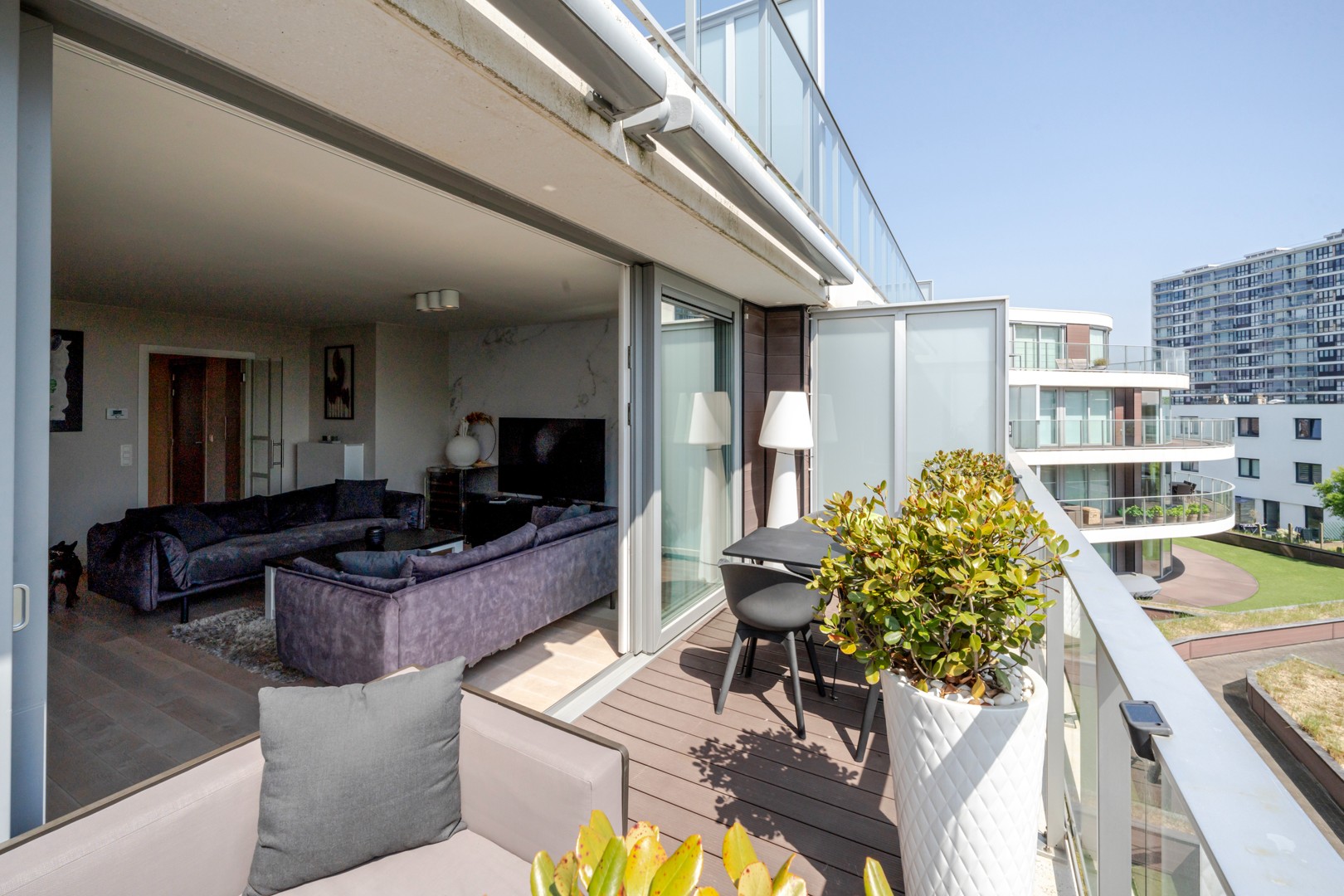 Tijdloos appartement met prachtig zicht en ruime terrassen - photo 3