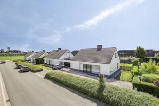 Deze halfopen bebouwing met een bewoonbaar oppervlakte van 163 m² is gelegen in de Fazantstraat te Melle. Dankzij deze strategische ligging, kan...