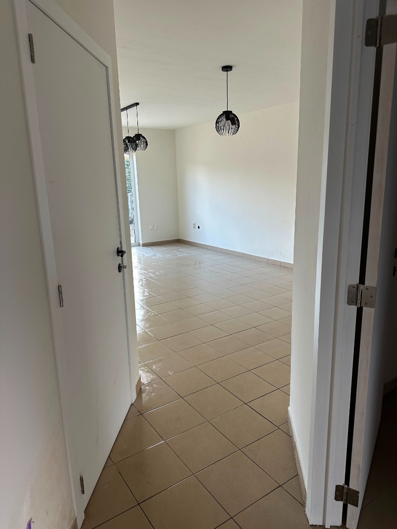 --- NIEUW --- Volledig gerenoveerd 1-slaapkamer appartement met autostaanplaats. - foto 4