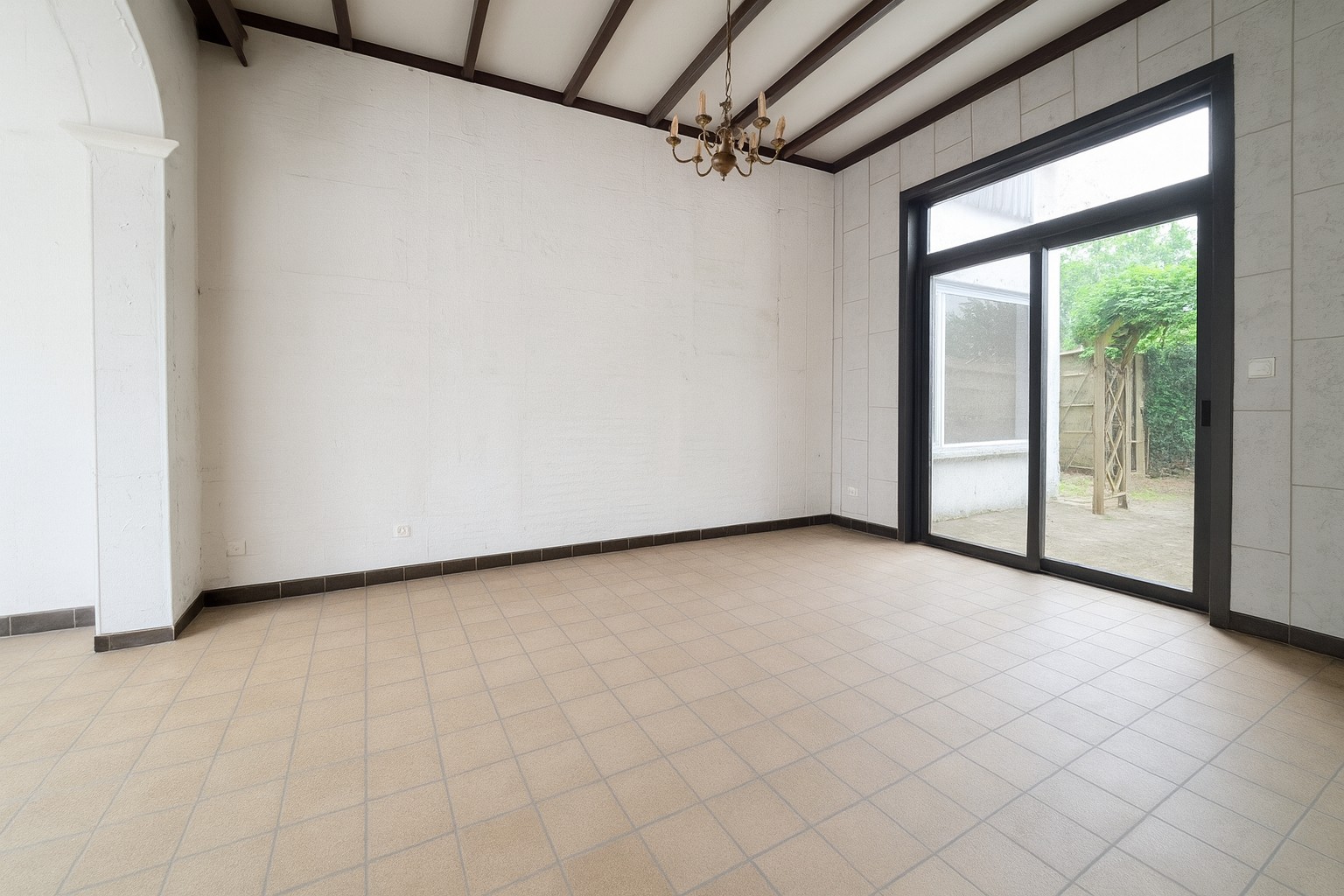 Te renoveren woning met drie slaapkamers te koop in Eeklo - foto 3