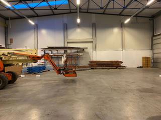 Entrepôt avec espace de bureau à louer à Erembodegem, bénéficiant d’un excellent accès à l’E40.L’espace de stockage se compose de deux unités pouvant...