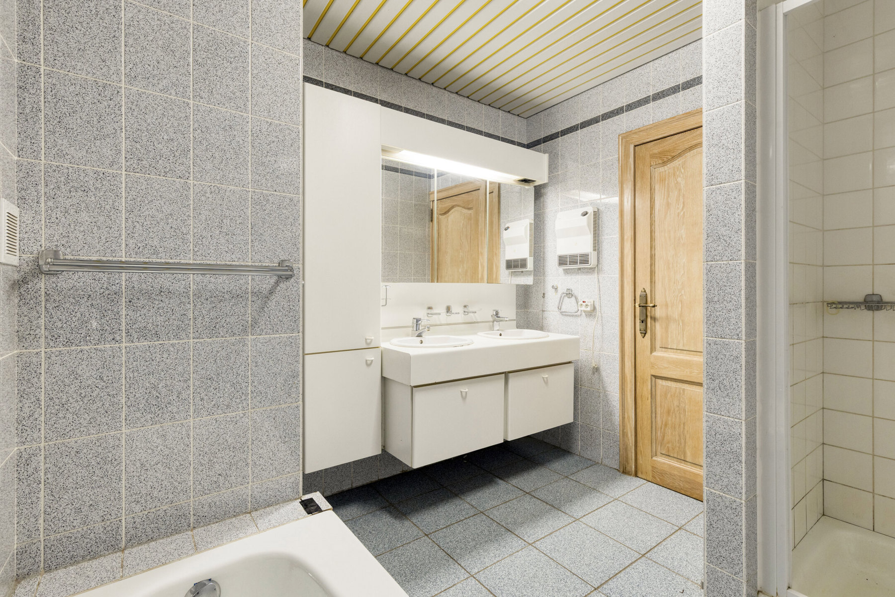 Landelijk gelegen woning met 6 slaapkamers op 12a 25ca - foto 4
