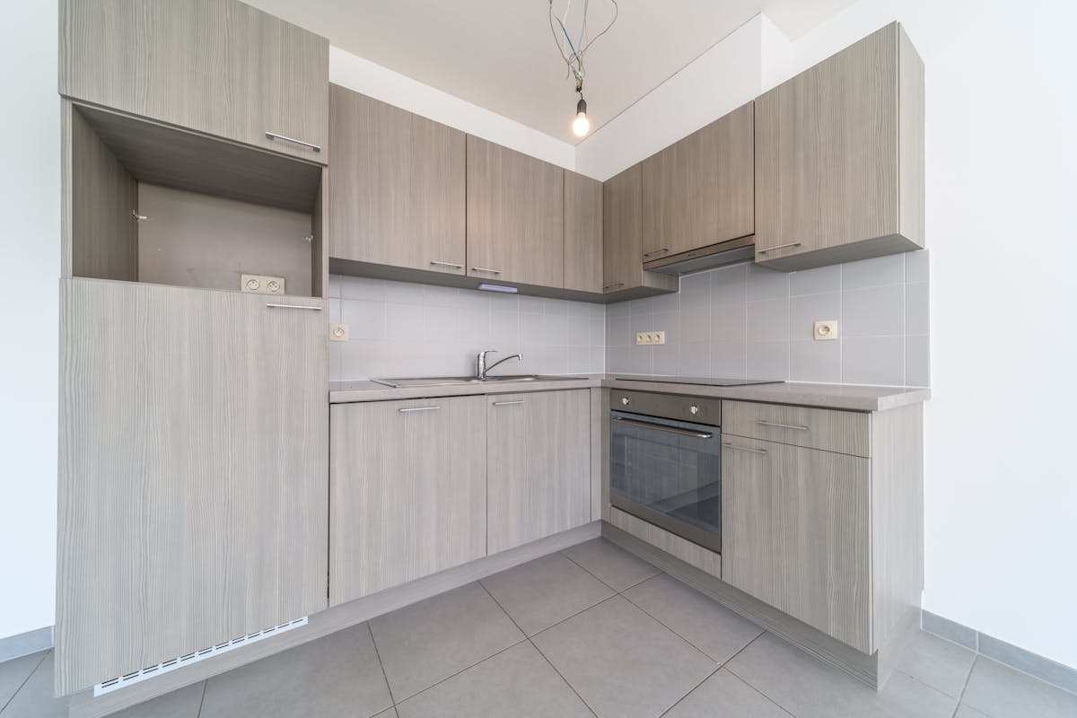 Appartement met 2 slaapkamers en parking te Veurne. - foto 4