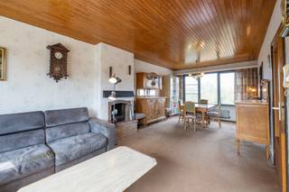 <p>Gezinswoning op toplocatie in kindvriendelijke buurt, met vlotte bereikbaarheid en nabijheid van scholen, winkels en mooie fiets- en wandelroutes.</p>
<p><strong><br />INDELING</strong></p>
<p>GELIJKVLOERS</p>
<p>Inkomhal met gastentoilet</p>
<p>Ruime garage met plaats voor twee wagens</p>
<p>Berging met aansluiting voor wasmachine en droogkast</p>
<p>Vanuit de garage is er een rechtstreekse toegang tot de tuin</p>
<p></p>
<p>VERDIEPING 1</p>
<p>Hal</p>
<p>Lichtrijke leefruimte</p>
<p>Keuken</p>
<p></p>
<p>VERDIEPING 2</p>
<p>3 slaapkamers</p>
<p>Badkamer met dubbele lavabo, bad/douche en toilet</p>
<p></p>
<p><strong>POSITIEVE ASPECTEN</strong></p>
<p>Geïsoleerd dak</p>
<p>Nieuwe dakkapel geplaatst in 2016</p>
<p>Vernieuwde dakgoten aan de voorzijde</p>
<p>Ramen voorzien van dubbele beglazing</p>
<p>Gegeerde ligging</p>