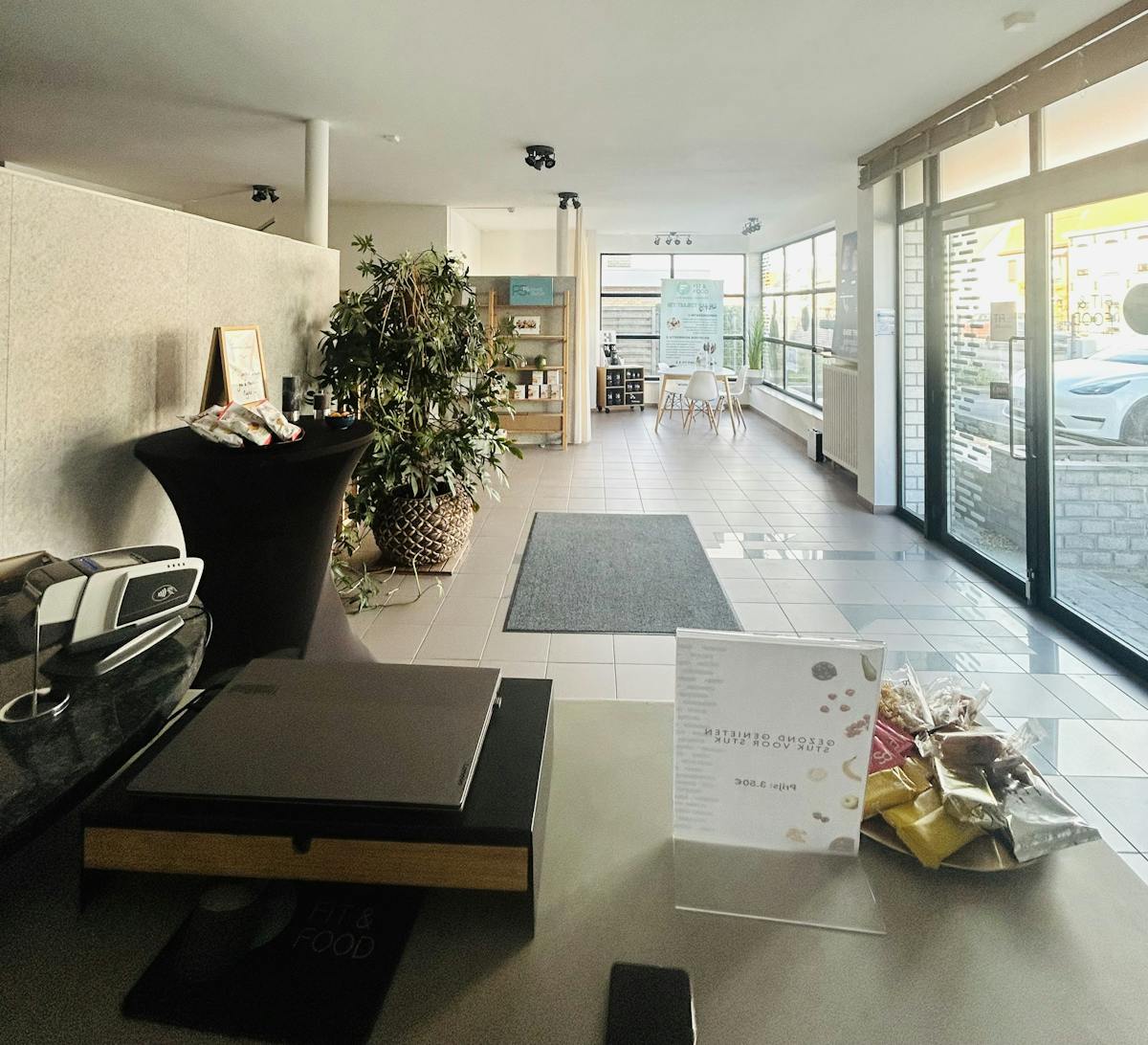 Bureau/magasin (262 m²) à Oostkamp avec une grande visibilité. - photo 2