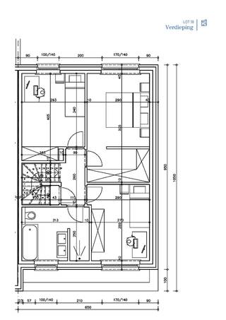 Betreed de wereld van hedendaags wonen met deze moderne halfopen nieuwbouwwoning, eventueel met bijhorende carport, gelegen op een noordwestelijk georiënteerd perceel in ons groen en verkeersluw nieuwbouwproject CAMPO. Deze eigentijdse woning biedt niet alleen rust en stijl maar ook het comfort van modern design. Met 3 slaapkamers, waarvan 1 met dressing, badkamer met bad en inloopdouche voorziet deze woning in alle behoeften van een gezin. Een vaste trap naar de zolder biedt de mogelijkheid voor een optionele 4e slaapkamer, bureau,... . Deze energiezuinige BEN-woning is uitgerust met geavanceerde technologieën, zoals een warmtepomp, vloerverwarming op het gelijkvloers en de verdieping, ventilatie type D met warmterecuperatie, een regenwaterput van 10.000L, zonnepanelen, en meer. Het noordwestelijk georiënteerde perceel vangt de warme avondzon op waardoor de buitenruimte ideaal is voor ontspanning. Voor meer informatie en om deze moderne woning te ontdekken, bel Ewout op 0497 588 888 of stuur een e-mail naar contact@huysmanbouw.be. Laten we samen de deur openen naar jouw nieuwe thuis.