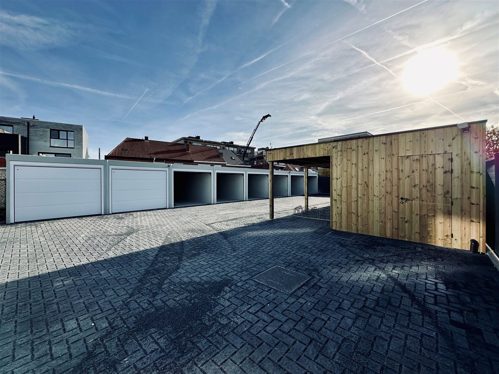 Garagebox achter appartementsgebouw - foto 1