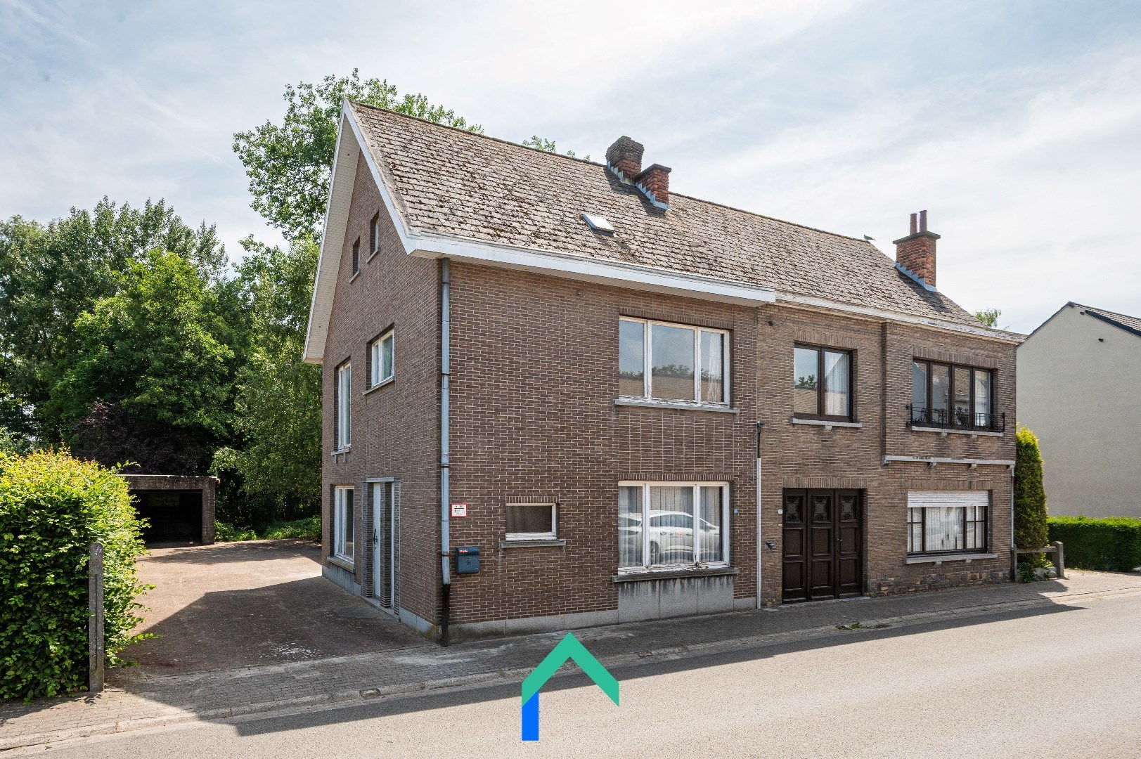 Te renoveren woning op ruim perceel met magazijn in Wetteren - foto 2