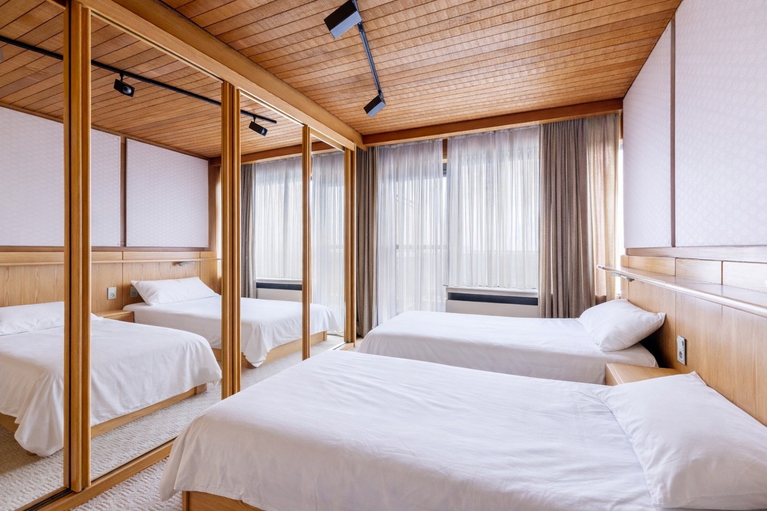 Appartement (12v) met 2 slaapkamers, terras en garagebox! - foto 4