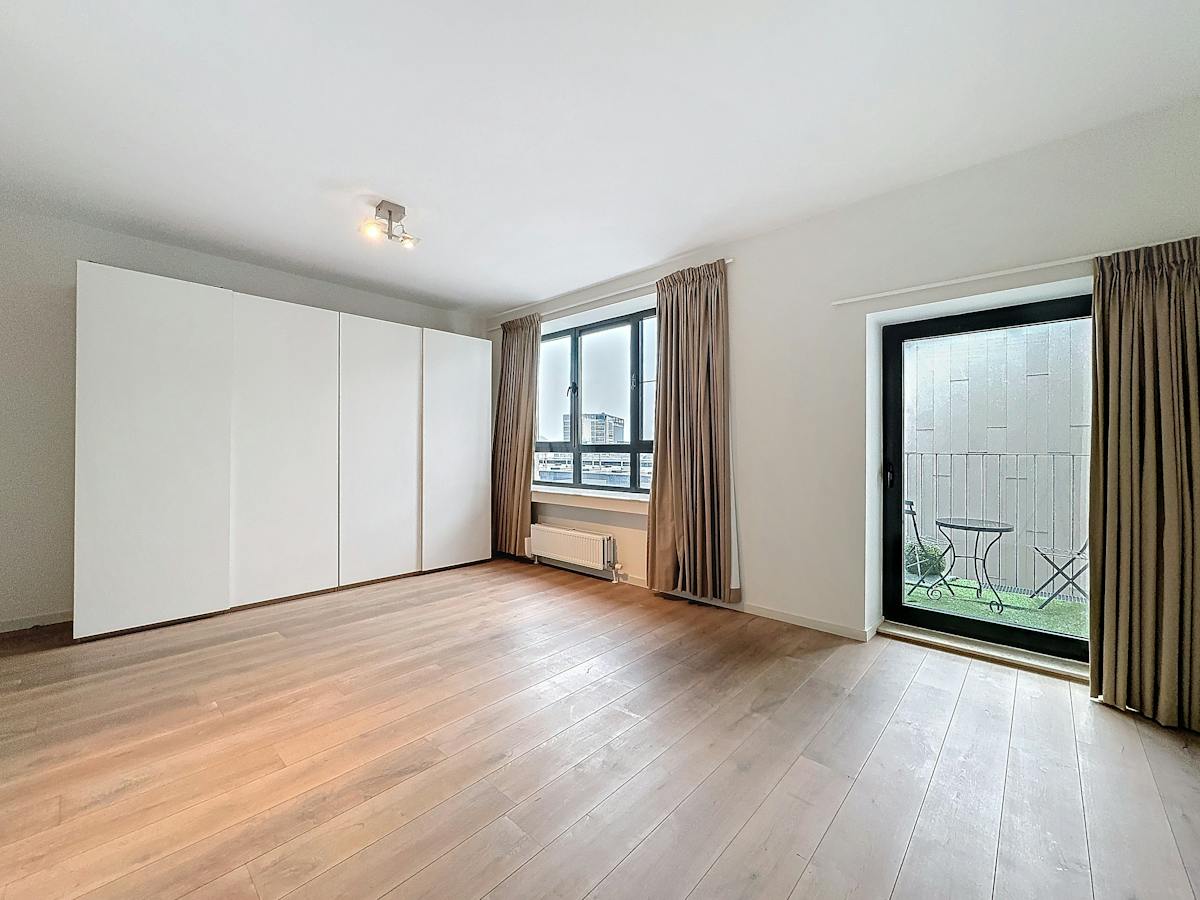 Ruim appartement met twee slaapkamers te huur in Antwerpen - foto 4