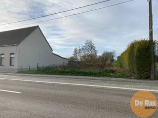 OPWIJK - Op een centrale ligging langs de Steenweg op Dendermonde bevindt zich dit mooie perceel bouwgrond van 529 m², ideaal voor wie een...