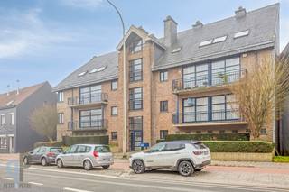 Te Asse, aan de rand van Brussel, op 3km van het treinstation Asse met gratis parking en op enkele meters van de bushalte naar Brussel en...