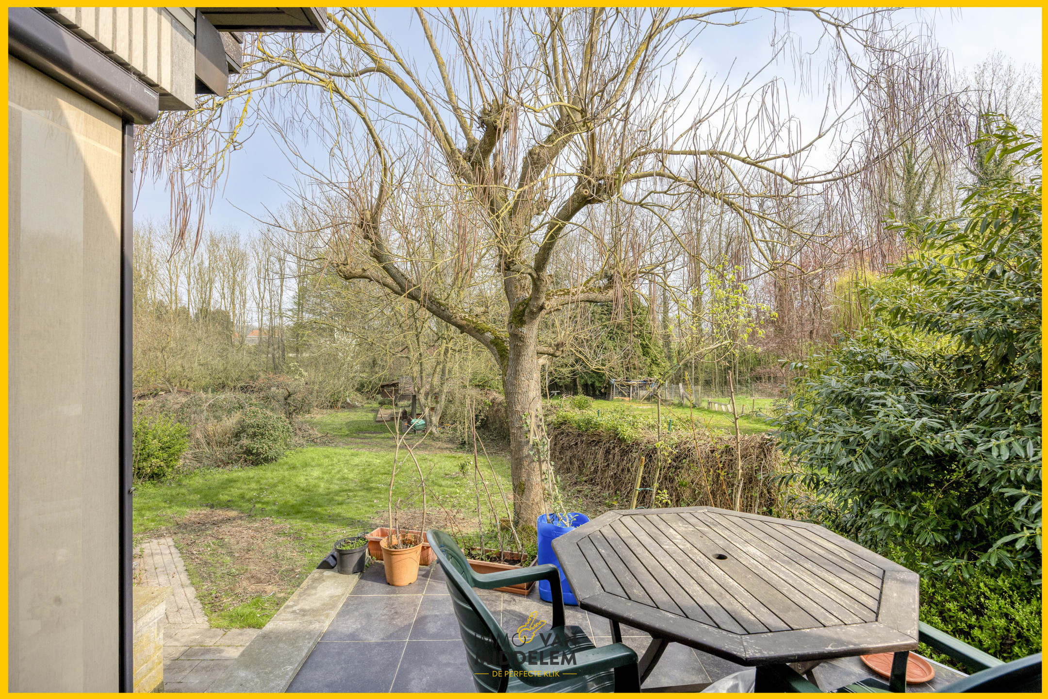 RUIME WONING MET 6 KAMERS EN GROTE TUIN - foto 3