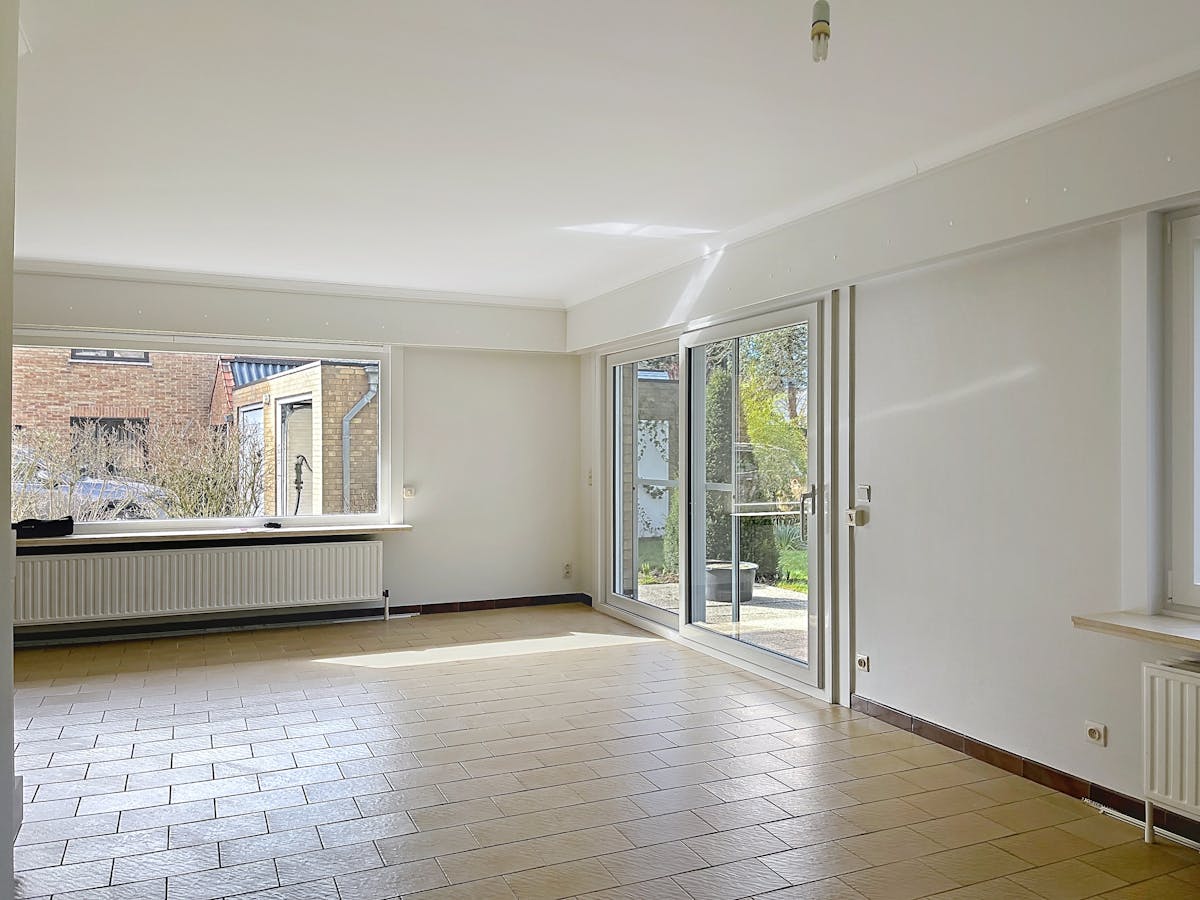 Spacious 4 bedroom apartment with garden for rent in Bruges - photo 4