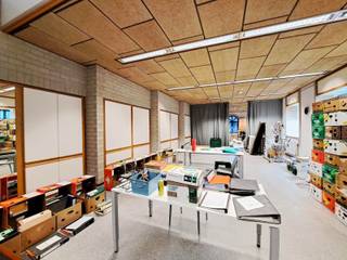 Vanaf 1 april 2026 komt deze ruime polyvalente gelijkvloerse ruimte te huur, gelegen in het historische gebouw “De Oude Post”, op enkele meters van...