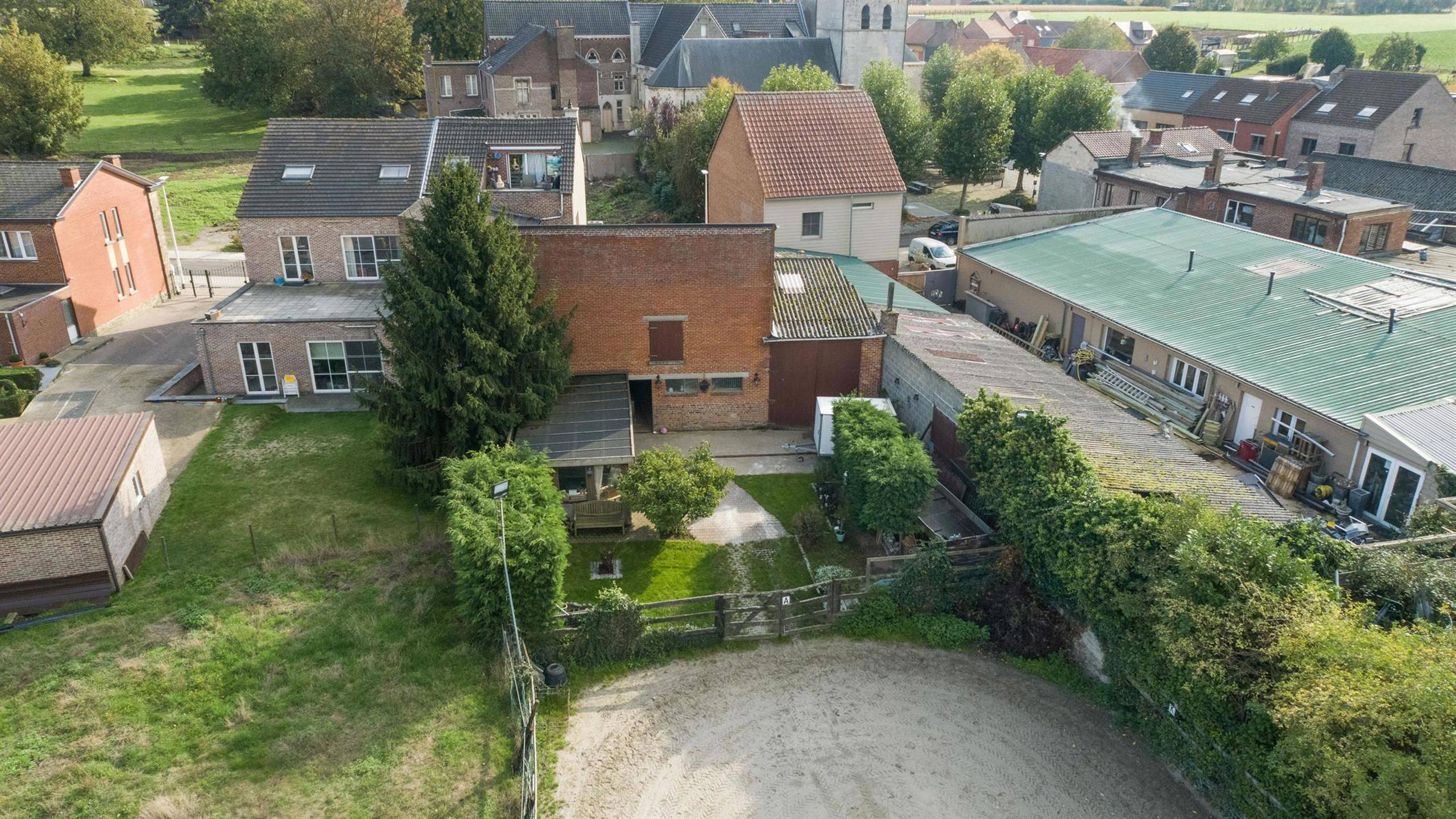RIEMST - Woning met aparte studio, loods en stalling - foto 4