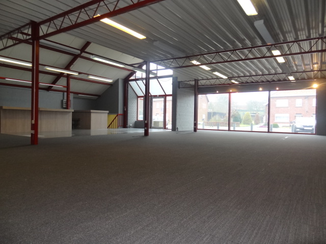 Ruim handelspand met veel mogelijkheden te koop - foto 5
