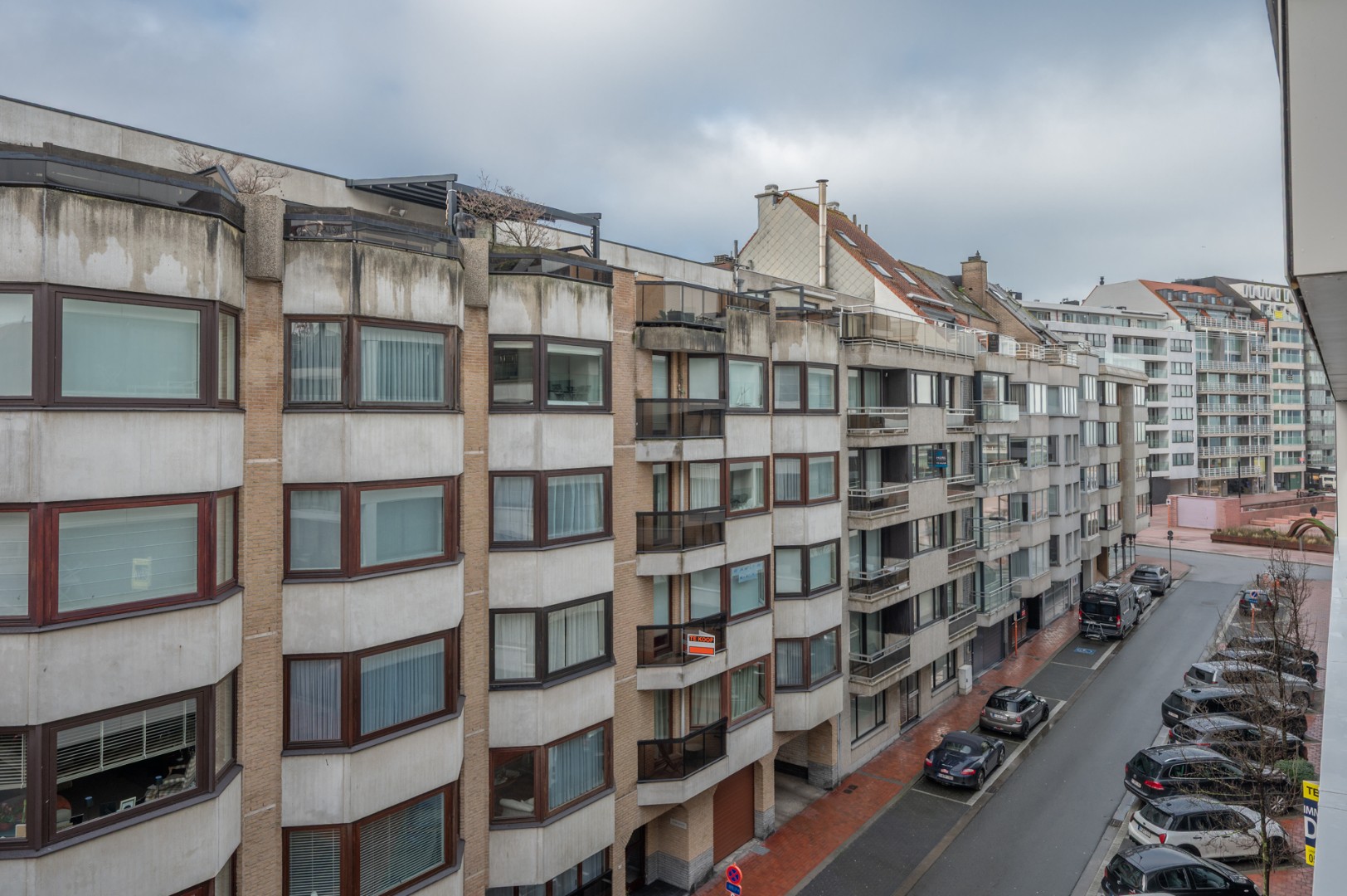 Appartement prêt à emménager, situé dans un endroit très central entre la place Lichttorenplein et l'avenue Dumortierlaan. - photo 5