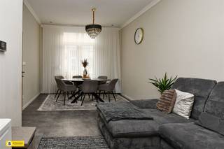 Prachtige, ruime rijwoning met karakter en modern comfort in Borgerhout. Deze woning biedt 155 m² bewoonbare oppervlakte op een rustig straatniveau...