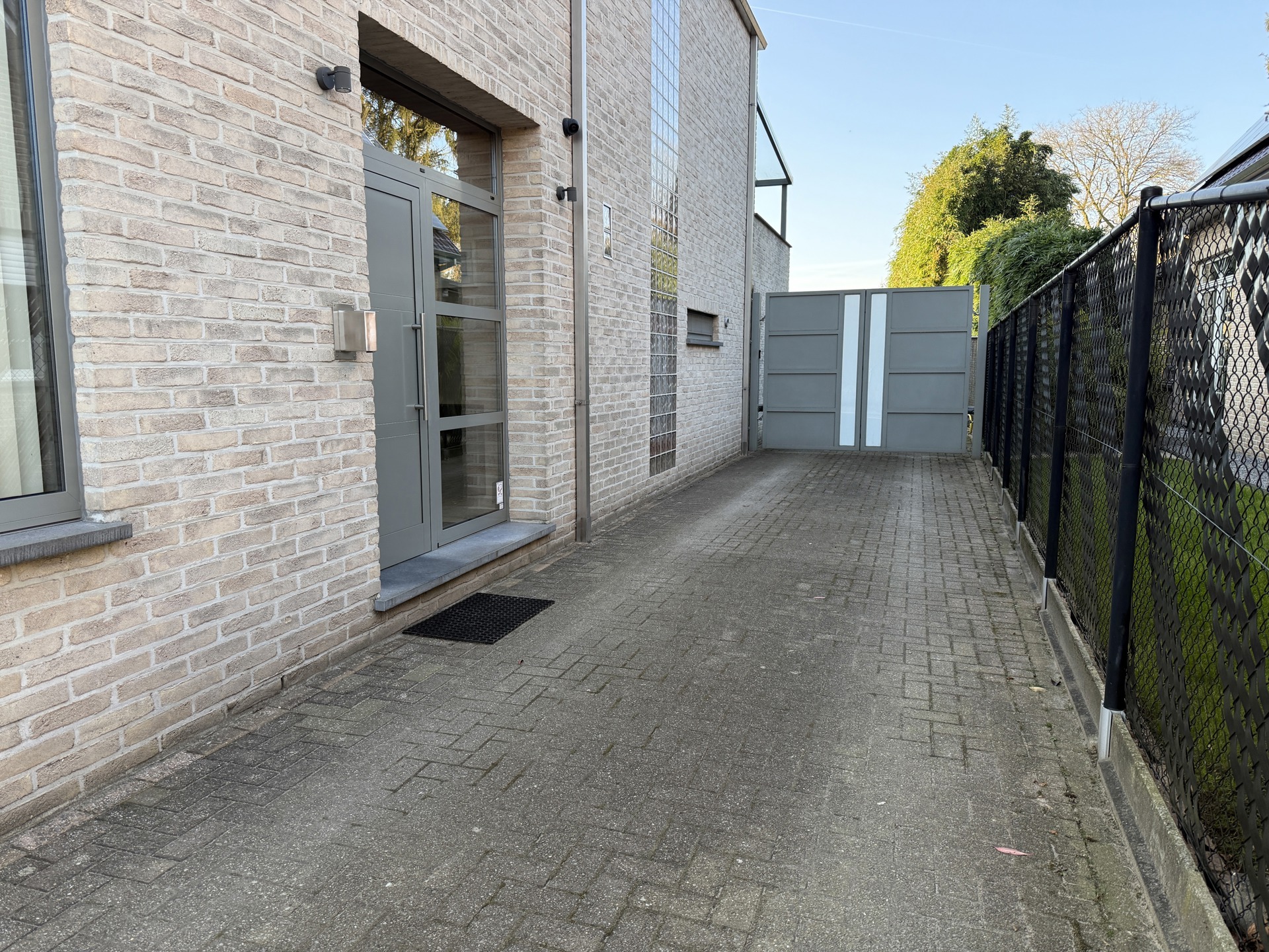 Veelzijdige woning met praktijk in Balen-Hulsen. - foto 4