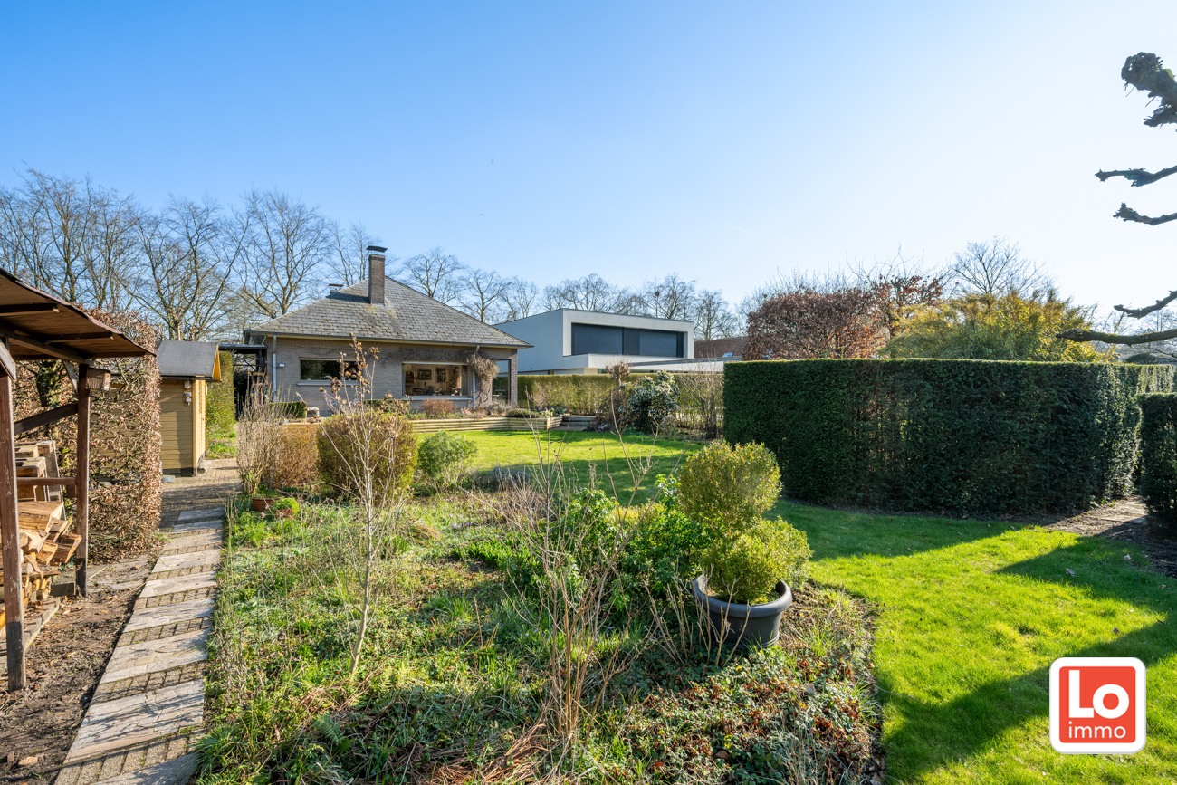 IN OPTIE! Degelijke open gelijkvloerse woning met inpandige garage en grote tuin op een groene toplocatie in Beervelde! - foto 3