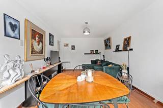 Te koop: instapklaar appartement in Middelkerke, centraal gelegen op een vlotte afstand van winkels, openbaar vervoer en de Zeedijk.Dit appartement...