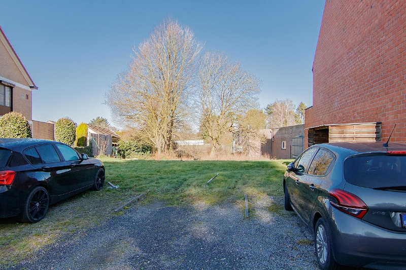 Rustig en toch centraal gelegen projectgrond voor appartementen of andere invulling op 4 aren 7 centiaren in het centrum van Diepenbeek! - foto 4