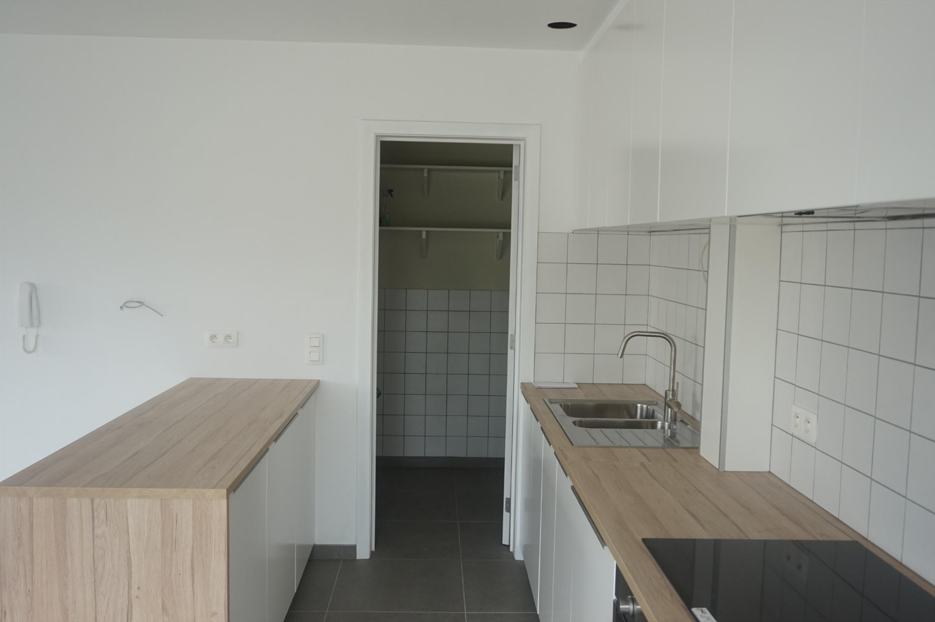 Ruime bel-étage woning met terras, garage en 3 slaapkamers in Lokeren - foto 5