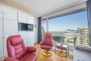 Résidence WESTEND PALACE AB : Spacieux studio avec magnifique vue sur la mer.Ce studio spacieux et lumineux est situé au 9ᵉ étage, sur la place de...