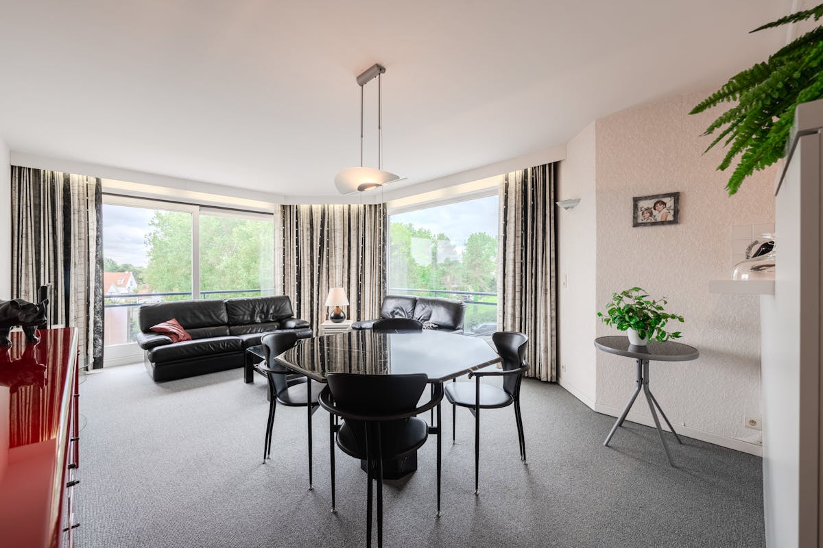 Lichtrijk hoekappartement met één slaapkamer en open zicht. - foto 2