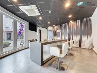 We Invest vous propose cette surface commerciale située en plein coeur du centre ville de Braine-le-Comte, au croisement entre la rue commerçante...