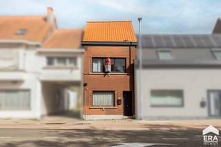 [[ DIT PAND NEEMT DEEL AAN DE ERA OPEN HUIZEN DAG OP 6/12 VAN 13:00 TOT 14:00 ]]Ben je op zoek naar een gezellige woning met 3 slaapkamers en tuin op...