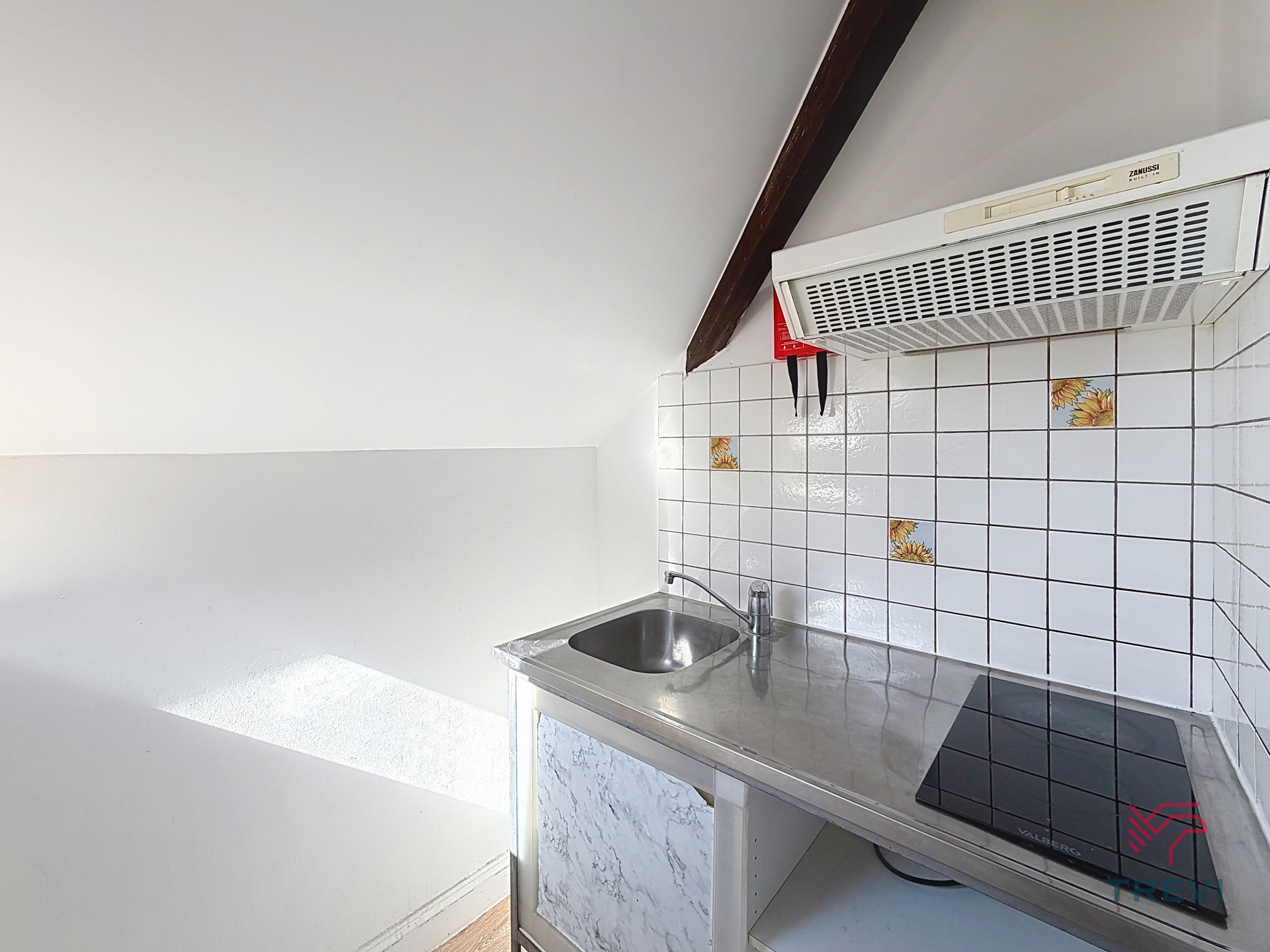 Ongemeubileerde studio, ideaal gelegen - foto 4