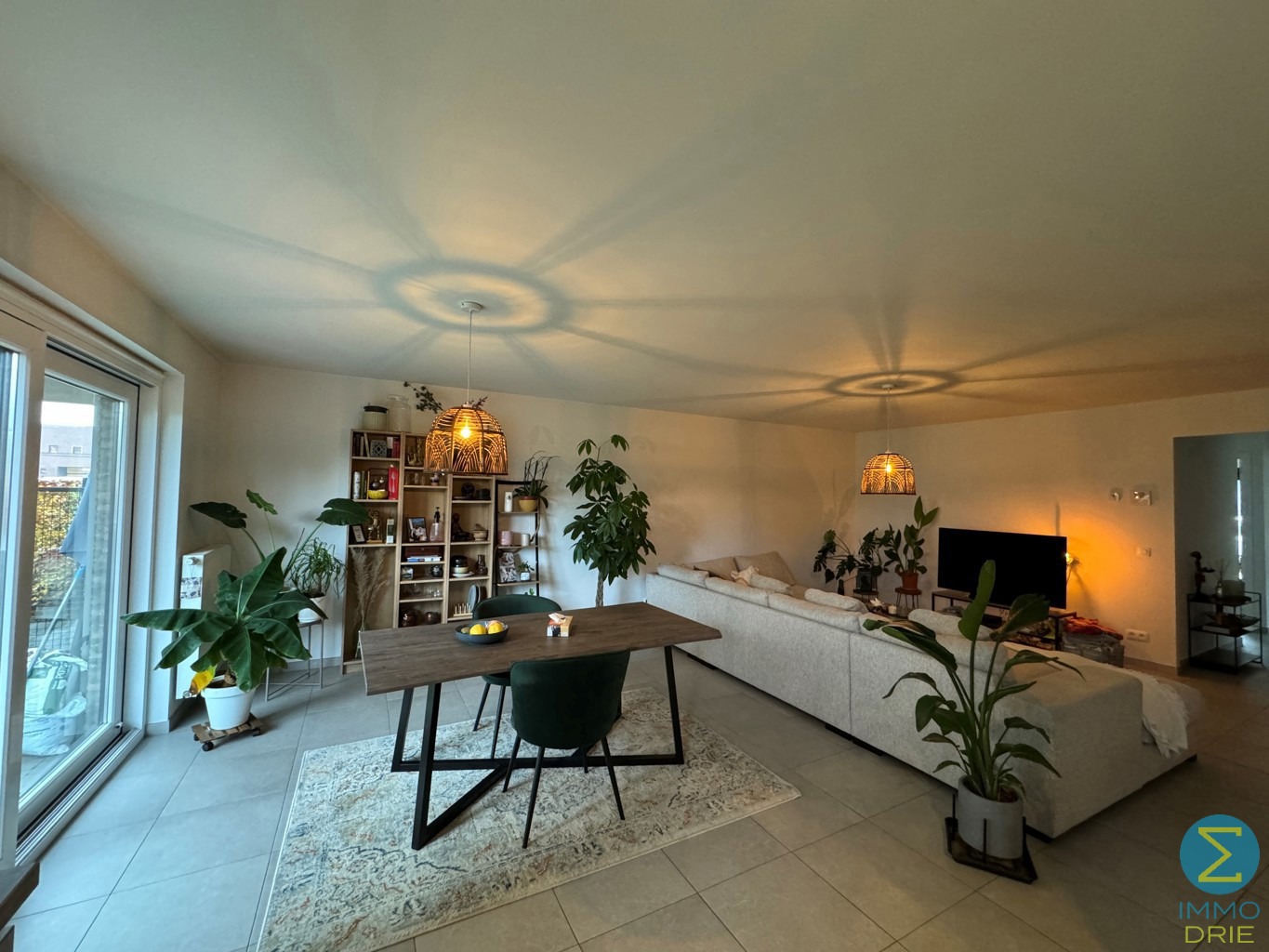 Prachtig gelijkvloers appartement met 3 slaapkamers - foto 2