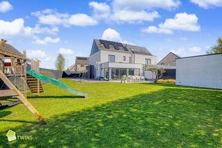 Instapklare, energiezuinige HOB met hoogwaardige afwerking in het hart van Grembergen Welkom in deze recente en perfect onderhouden ruime...