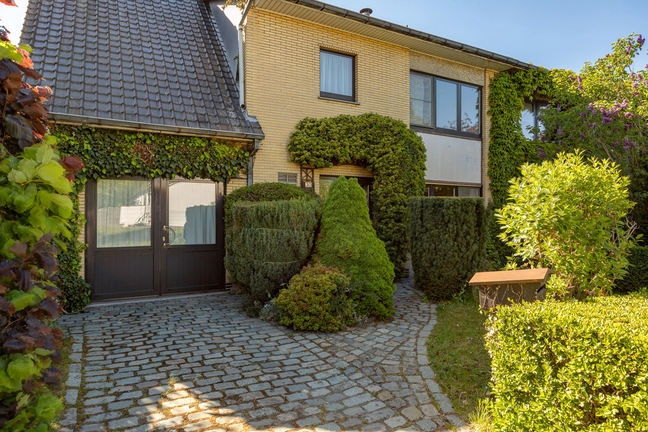 Driegevelwoning met 4 SLK in een rustige buurt - foto 2
