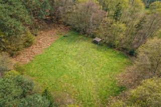 Dit prachtig perceel weiland is gelegen aan de Flikkersteert in het groene en rustige Halle (Zoersel). Met een totale oppervlakte van 4.272 m²...