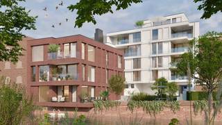 <p>Residentie Botanique is een luxueuze residentie waarbij een uitzonderlijk wooncomfort met een unieke ligging aan de oevers van de Dijle wordt gecombineerd. Gelegen in de Hanswijkstraat op de grens van het levendige Mechelse stadscentrum en het rustgevende groen van de kruidtuin is dit een harmonieus evenwicht tussen een centrale locatie waarbij je thuis toch kan genieten van rust, groen en water. Deze combinatie is het streefdoel van hedendaagse luxe.</p>
<p>Het project bestaat uit 13 ruime appartementen met een kantoor-/praktijkruimte verdeeld over 2 gebouwen met meerdere bouwlagen. Botanique straalt kwaliteit, rust en verfijning uit, tot in de kleinste details.</p>
<p>De slimme inplanting op het perceel maximaliseert het zicht op de Dijle én de achtergelegen Kruidtuin en garandeert tegelijk privacy en rust voor alle bewoners. Het project maakt gebruik van doordachte materialisatie: hoogwaardige en duurzame materialen zoals aluminium, hout en uitgewerkte details tillen de architectuur naar een hoger niveau.</p>
<p>Alle wooneenheden beschikken over royale buitenruimtes: inpandige terrassen, dakterrassen of privatieve tuinen. Binnenin worden de appartementen gekenmerkt door open leefruimtes, grote raampartijen die zorgen voor een overvloedige lichtinval in de leefruimte, waardoor binnen en buiten naadloos in elkaar overvloeien en er een optimaal gebruik van licht en ruimte is. <br />Achteraan het gebouw is het mogelijk om een staanplaats aan te kopen.</p>
<p>Residentie BOTANIQUE bevindt zich op een absolute toplocatie in de Hanswijkstraat in Mechelen, op een boogscheut van het historische stadscentrum én het station. Het project combineert een centrale ligging met een open zicht op de Kruidtuin, terwijl de Dijle letterlijk langs de achtergevel stroomt. De site is vlot bereikbaar te voet, met de fiets, de wagen en het openbaar vervoer. Het station van Mechelen bevindt zich op wandelafstand, net als de levendige binnenstad met haar winkels, horeca en culturele aanbod. Dankzij de vlotte aansluiting op de E19 richting Brussel en Antwerpen combineert deze ligging optimale bereikbaarheid met een hoge leefkwaliteit.<br /><br />Mogelijkheid aan aankoop onder 6% btw stelsel.</p>