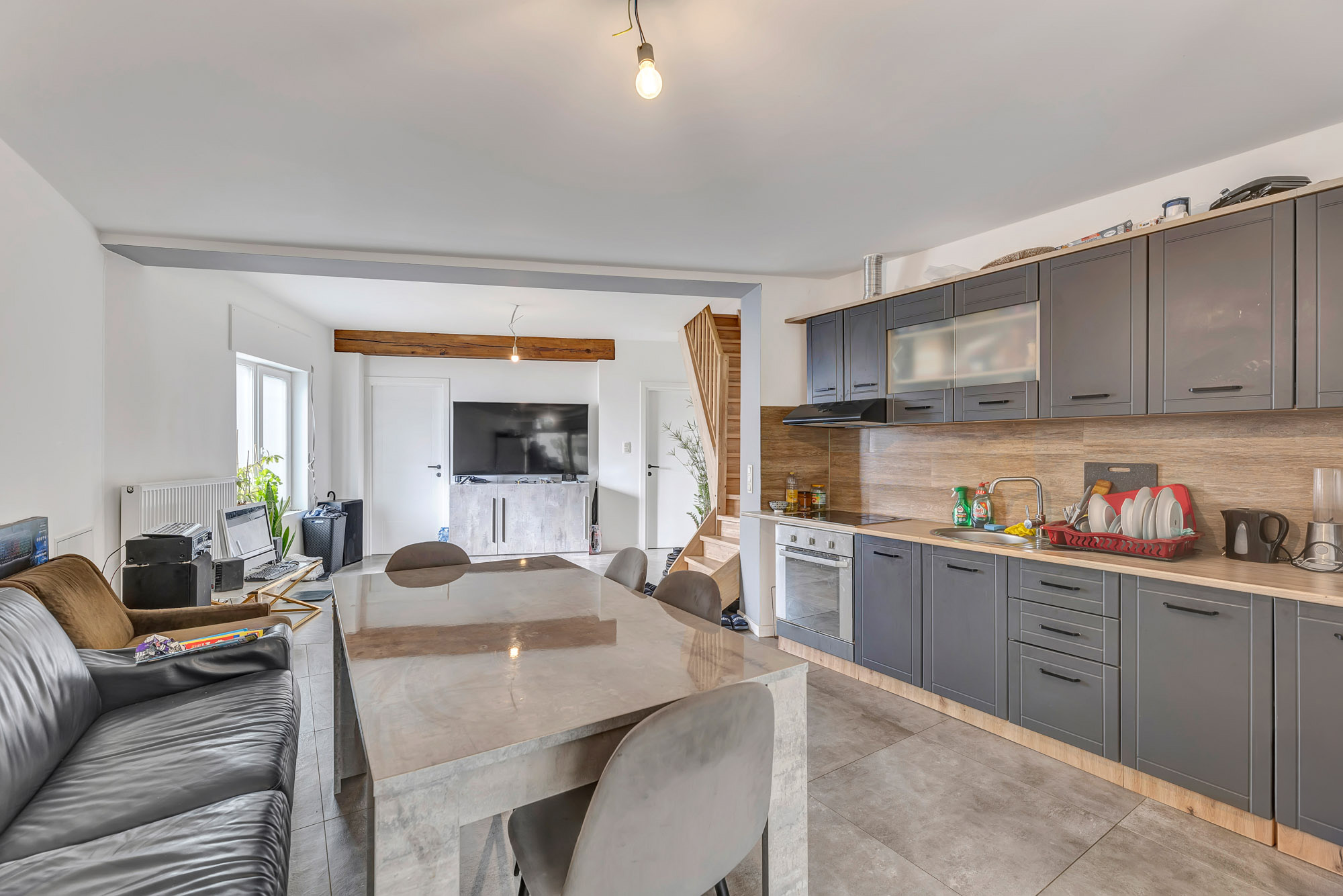 Instapklare gezinswoning met 4 slaapkamers en 2 badkamers - foto 5