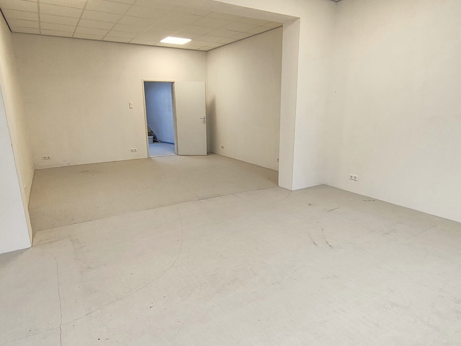 Gerenoveerd handelspand voor verschillende doeleinden - foto 5