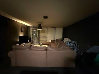 Appartement met 2 slaapkamers op wandelafstand van het centrum.Indeling en omschrijving:Inkomhal met rechts hiervan de woonkamer en keuken, voorzien...